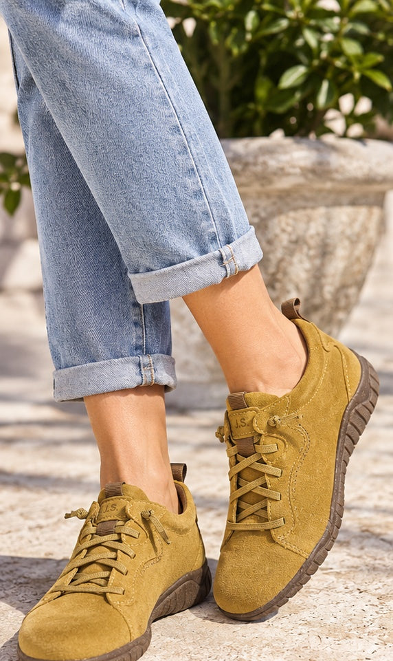 Model wearing Josef Seibel Wynoma 01 Safran suede shoes outdoors