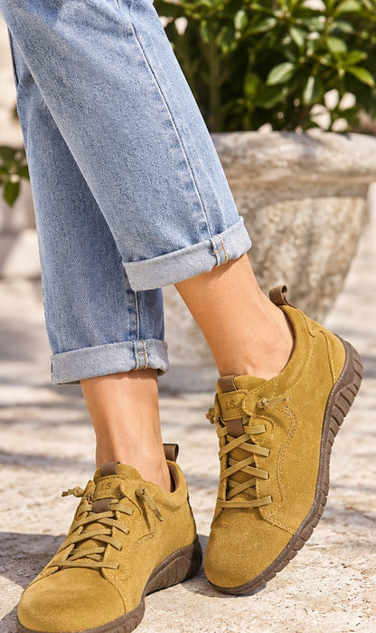 Model wearing Josef Seibel Wynoma 01 Safran suede shoes outdoors